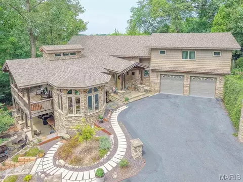 1003 Berry Ln, Edwardsville, IL 62025