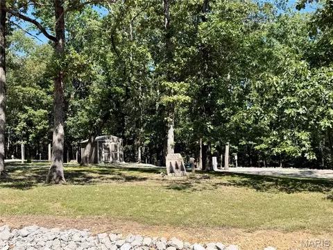 1002 Port Perry Dr, Perryville, MO 63775