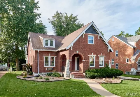 2900 Clearview Dr, Saint Louis, MO 63121