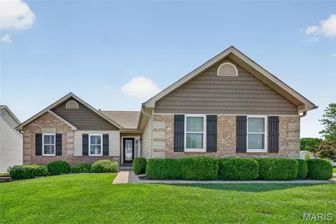 41 Old Yorktown Ct, Wentzville, MO 63385