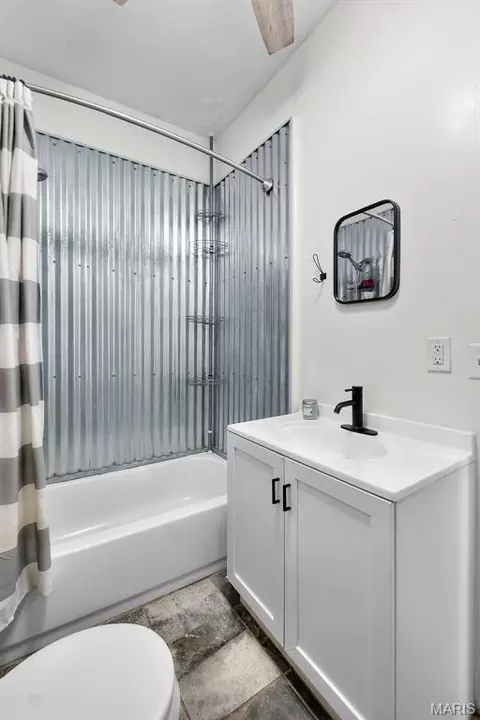 Bath - 214 W Mary St, Jackson, MO 63755 photo 5 of 5