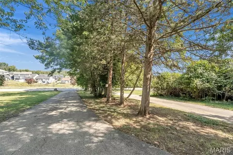 Exterior - 339 Summit Rd, Fenton, MO 63026 photo 3 of 9