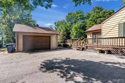 Exterior - 339 Summit Rd, Fenton, MO 63026 photo 4 of 9