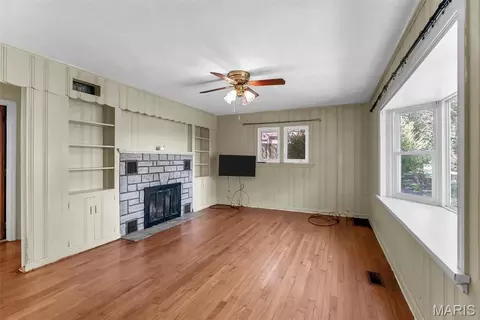 Living - 339 Summit Rd, Fenton, MO 63026 photo 1 of 4