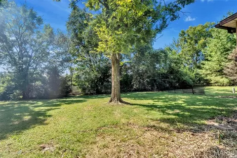 Exterior - 339 Summit Rd, Fenton, MO 63026 photo 6 of 9