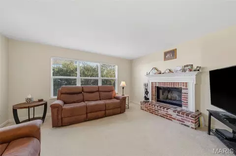 Living - 1488 Cochise Dr, O'fallon, MO 63366 photo 2 of 8