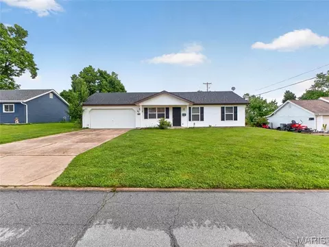 Exterior - 405 Prince Ruppert Dr, O'fallon, MO 63366 photo 2 of 7
