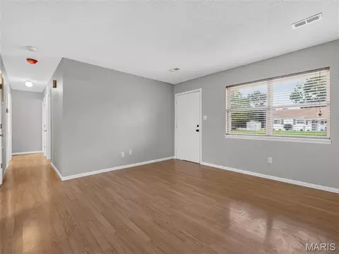 Living - 405 Prince Ruppert Dr, O'fallon, MO 63366 photo 3 of 4