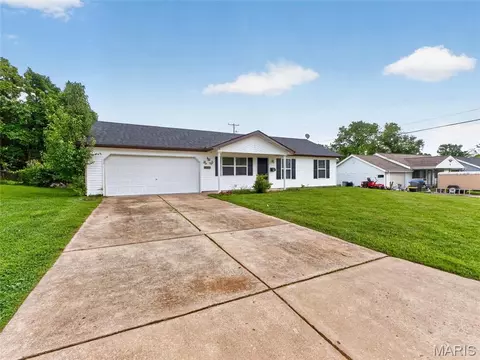 Exterior - 405 Prince Ruppert Dr, O'fallon, MO 63366 photo 3 of 7