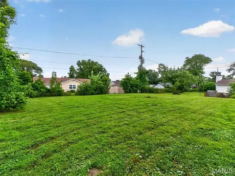 Exterior - 405 Prince Ruppert Dr, O'fallon, MO 63366 photo 4 of 7