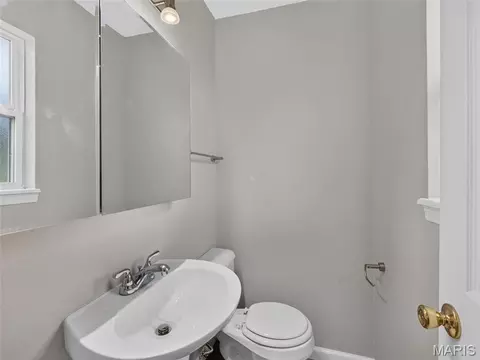 Bath - 405 Prince Ruppert Dr, O'fallon, MO 63366 photo 2 of 2