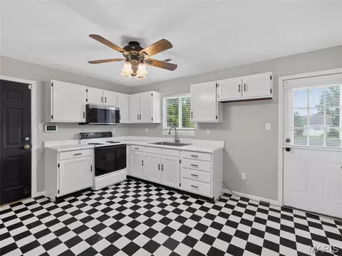 Kitchen - 405 Prince Ruppert Dr, O'fallon, MO 63366 photo 1 of 4