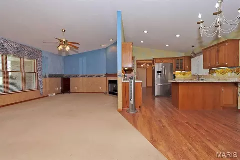 Living - 1513 Tanglewood Rd, Jackson, MO 63755 photo 2 of 6
