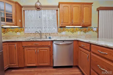 Kitchen - 1513 Tanglewood Rd, Jackson, MO 63755 photo 3 of 6