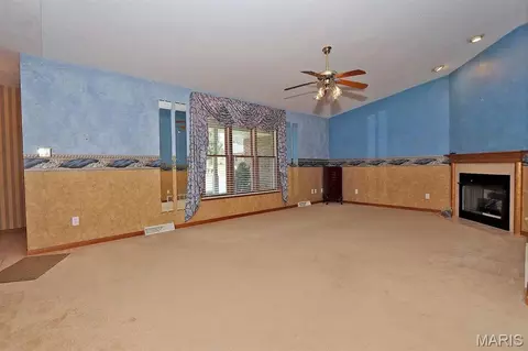 Living - 1513 Tanglewood Rd, Jackson, MO 63755 photo 3 of 6