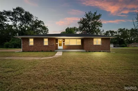 8142 January Ave, Berkeley, MO 63134