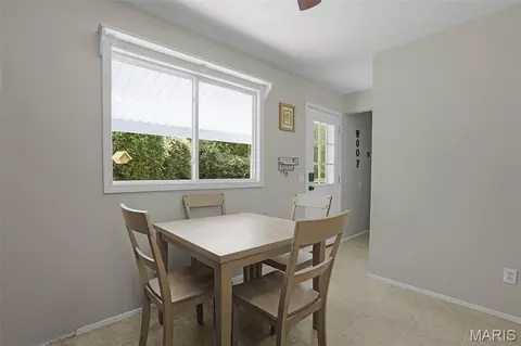 Dining - 1704 E 9th St, Washington, MO 63090 photo 1 of 1