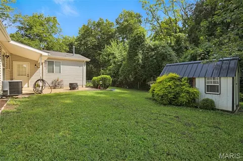 Exterior - 1704 E 9th St, Washington, MO 63090 photo 5 of 7