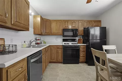 Kitchen - 1704 E 9th St, Washington, MO 63090 photo 3 of 3