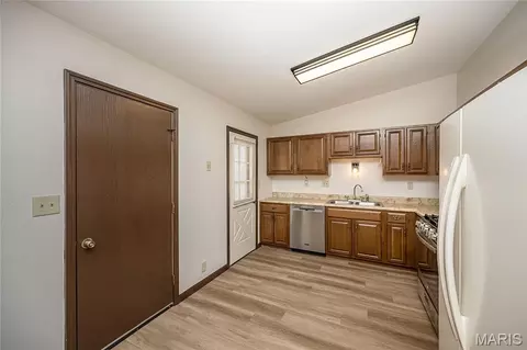 Kitchen - 3152 Lupine Dr, Arnold, MO 63010 photo 2 of 4