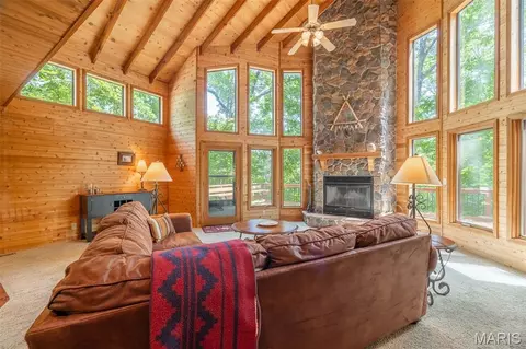 Living - 1741 Sonnenblick Dr, Innsbrook, MO 63390 photo 2 of 3