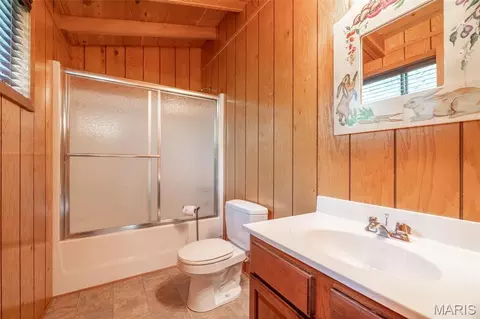Bath - 1741 Sonnenblick Dr, Innsbrook, MO 63390 photo 2 of 2