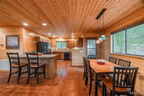 Dining - 1741 Sonnenblick Dr, Innsbrook, MO 63390 photo 2 of 2