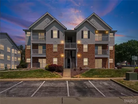 1209 Woodland Point Dr #B, Saint Louis, MO 63146