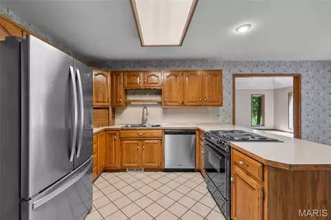 Kitchen - 1220 Kiowa St, Jackson, MO 63755 photo 2 of 3