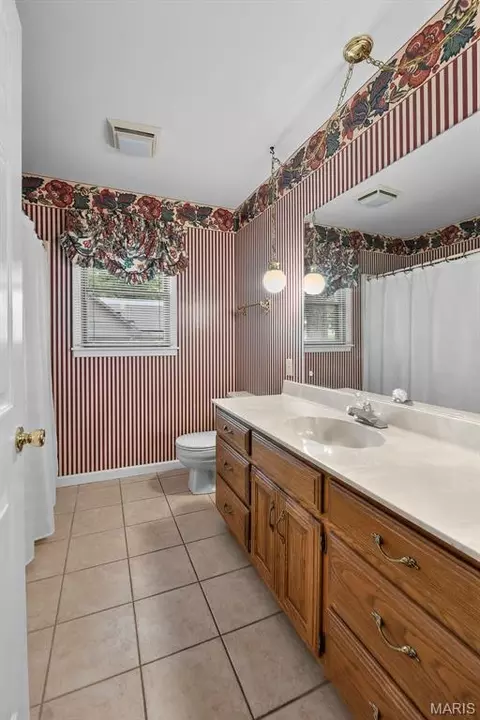 Bath - 1220 Kiowa St, Jackson, MO 63755 photo 1 of 6