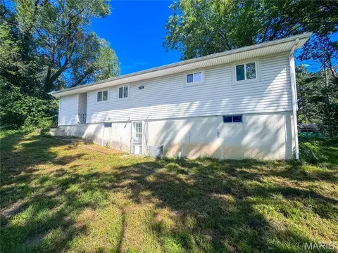 Exterior - 450 Hillcrest Dr, Bourbon, MO 65441 photo 1 of 1