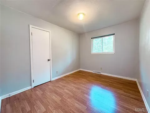 Bedroom - 450 Hillcrest Dr, Bourbon, MO 65441 photo 6 of 6