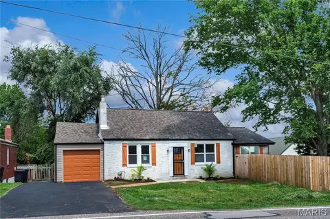 9607 Reavis Rd, Affton, MO 63123