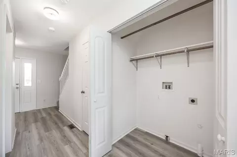 Entry Way - 1508 Progress Ln, Belleville, IL 62221 photo 2 of 2
