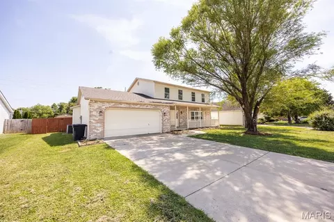 Exterior - 1508 Progress Ln, Belleville, IL 62221 photo 8 of 9