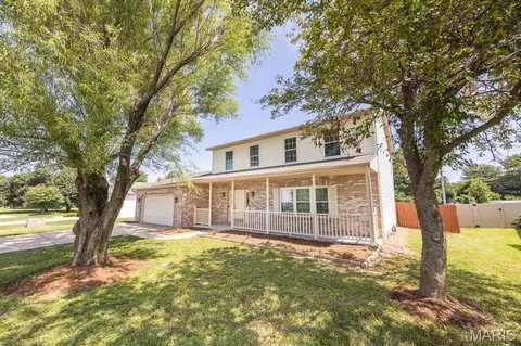 Exterior - 1508 Progress Ln, Belleville, IL 62221 photo 7 of 9