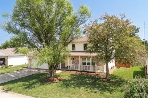 Exterior - 1508 Progress Ln, Belleville, IL 62221 photo 6 of 9
