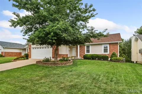 15 Dorchester Ct, Saint Peters, MO 63376
