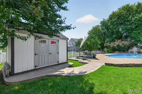 Exterior - 10 Docs Ct, Saint Charles, MO 63303 photo 10 of 12