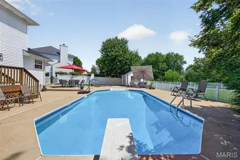 Exterior - 10 Docs Ct, Saint Charles, MO 63303 photo 7 of 12