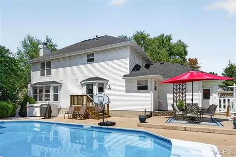 Exterior - 10 Docs Ct, Saint Charles, MO 63303 photo 4 of 12