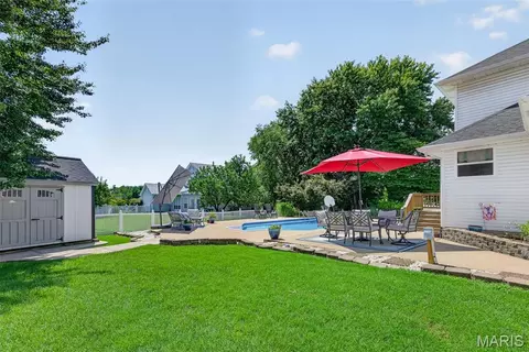 Exterior - 10 Docs Ct, Saint Charles, MO 63303 photo 9 of 12