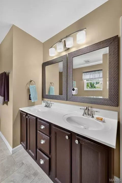 Bath - 10 Docs Ct, Saint Charles, MO 63303 photo 4 of 6