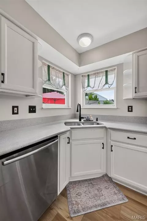 Kitchen - 10 Docs Ct, Saint Charles, MO 63303 photo 8 of 8