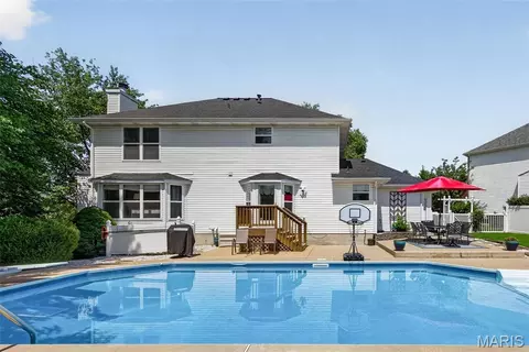 Exterior - 10 Docs Ct, Saint Charles, MO 63303 photo 5 of 12