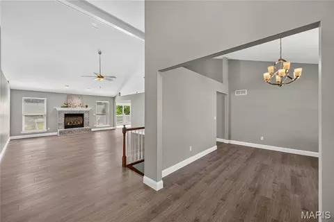 Entry Way - 1314 Brighton Crest Dr, O'fallon, MO 63366 photo 2 of 5