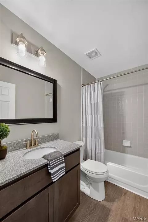 Bath - 1314 Brighton Crest Dr, O'fallon, MO 63366 photo 4 of 5