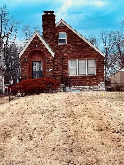 6351 Garesche Ave, Jennings, MO 63136