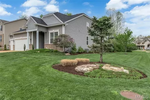 Exterior - 917 Summit Oaks Dr, Eureka, MO 63025 photo 2 of 5
