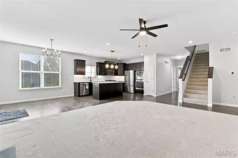 Living - 917 Summit Oaks Dr, Eureka, MO 63025 photo 2 of 2